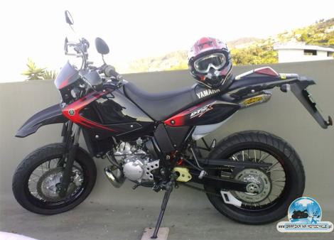 Yamaha dt 125 - Red X
